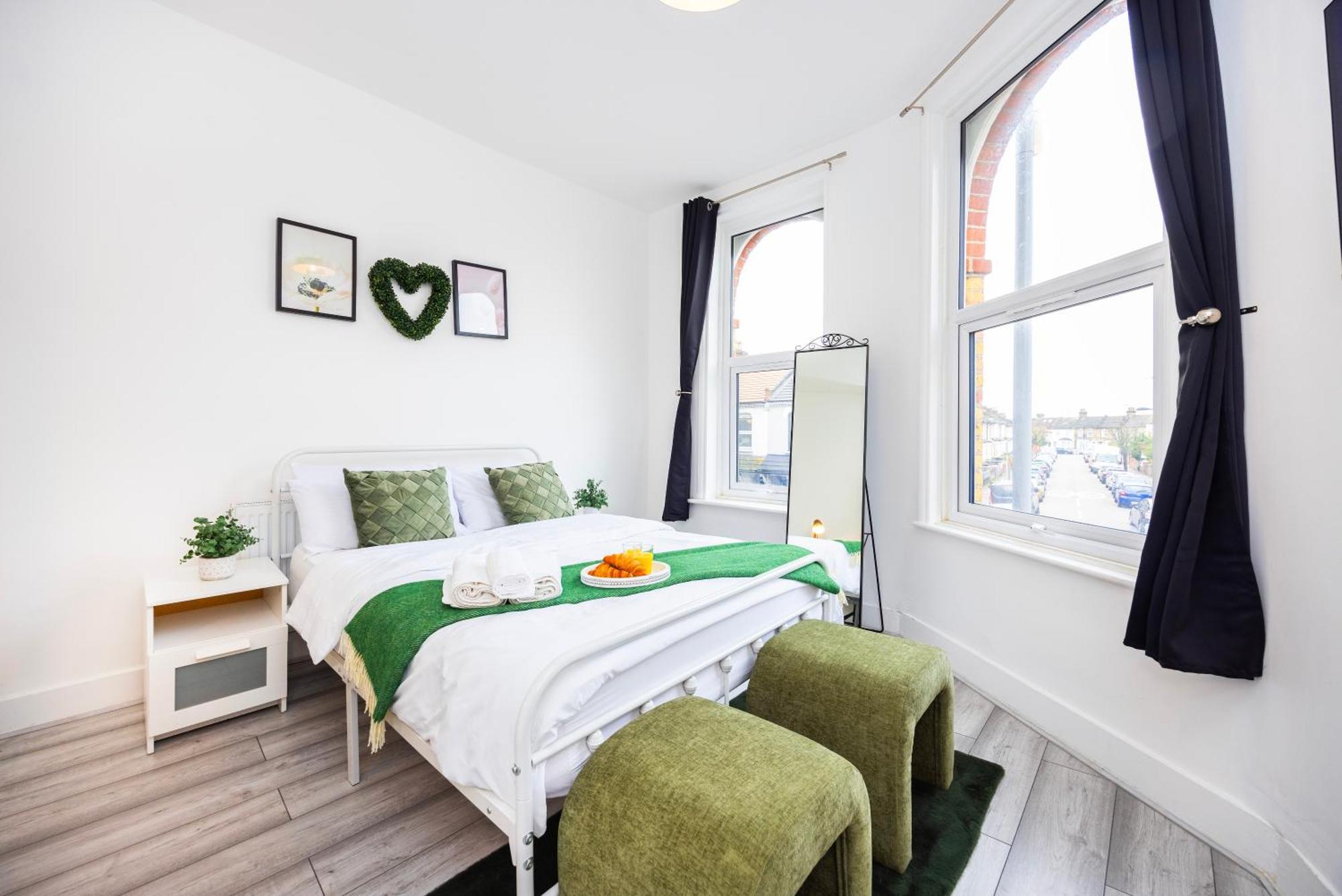 Quick Access To City, Self Check-in! Londen