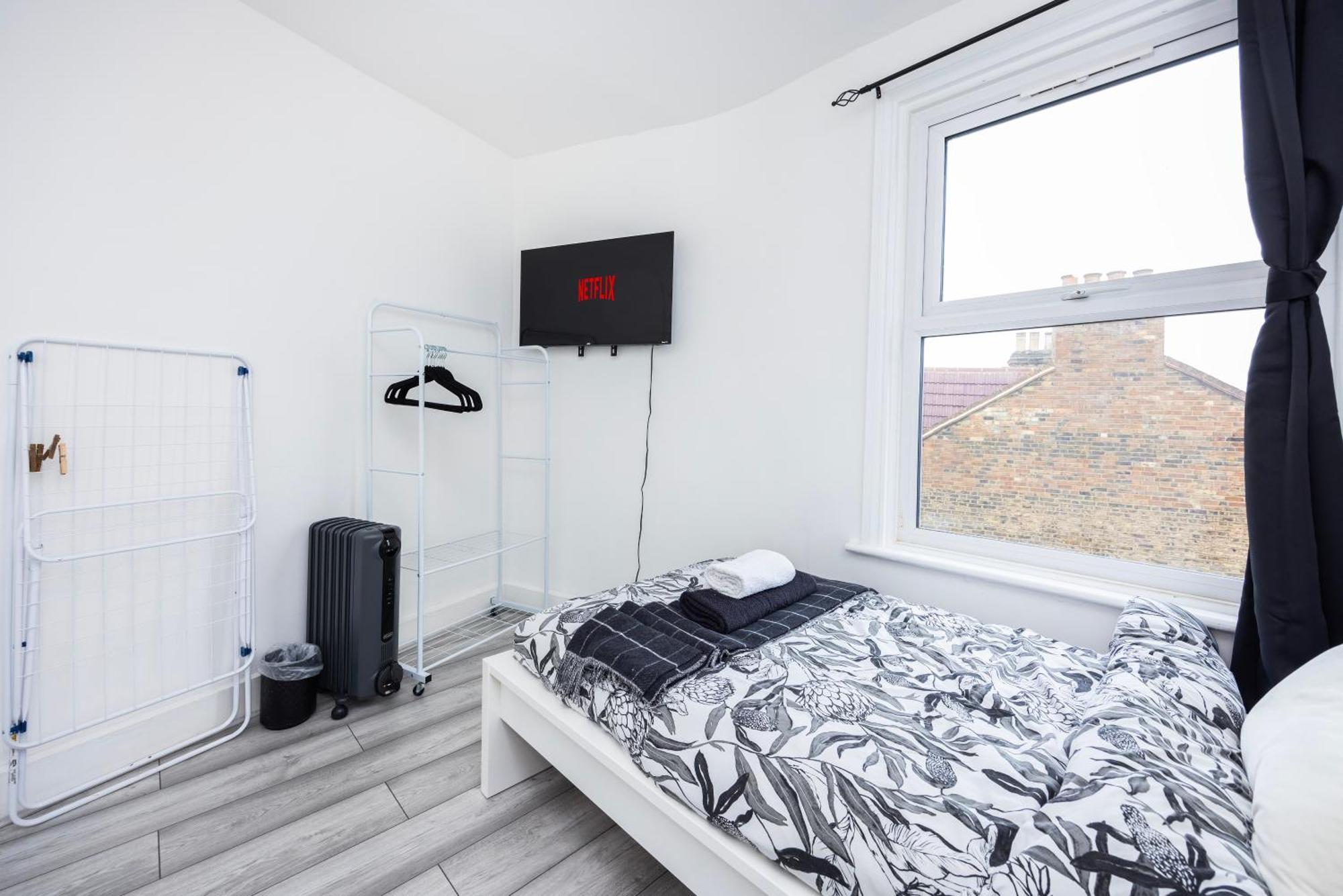 Quick Access To City, Self Check-in! Appartement Londen